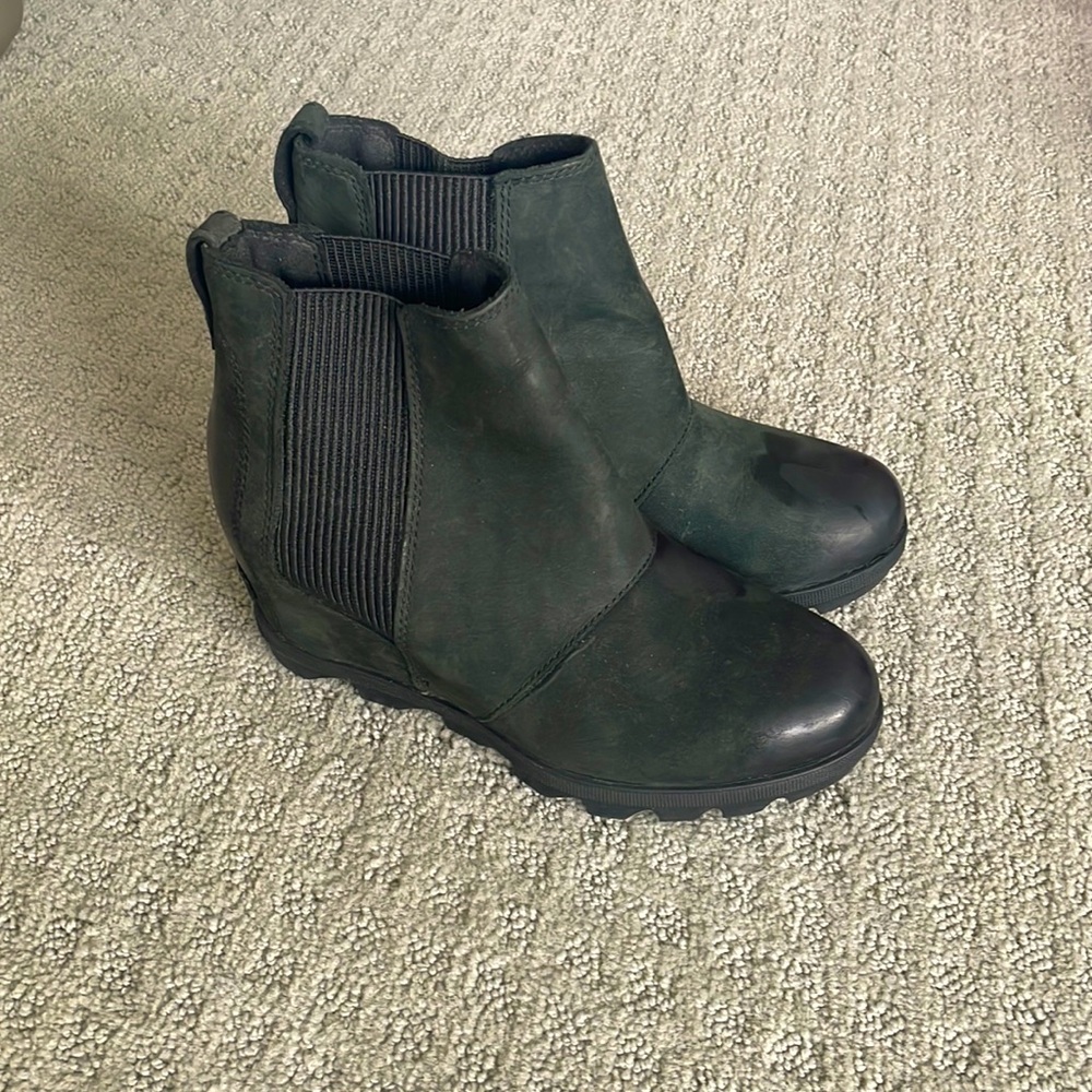 Sorel distressed waterproof style black booties